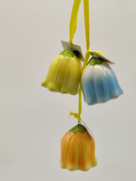 Blütenglocken 3-teilig, Material: Keramik, Maße: 4,5 x 6 cm, Farbe: gelb/blau/orange, für die Frühlings- und Osterdekoration geeignet
