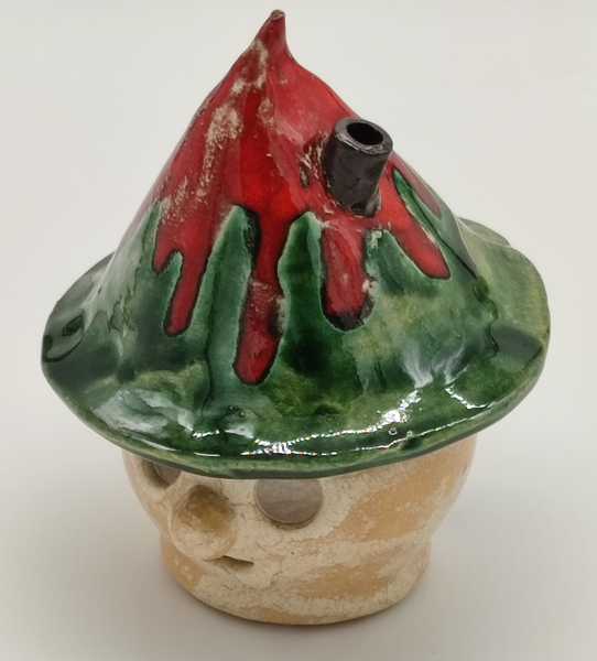 Windlicht "Pilzmännchen", Material: Keramik, Farbe: grün/rot/beige, Maße: 12 x 15 cm, handgefertigt vom Lebenshilfewerk Annaberg/Erzgebirge   
