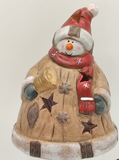 Windlicht "Schneemann"; Material: Ton glasiert, Farbe braun/weiß/rot, Maße: 19 x 14 cm, für Teelichter, LED-Lichterkette und kleine Kerzen geeignet - mit Glocke