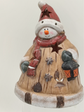 Windlicht "Schneemann"; Material: Ton glasiert, Farbe braun/weiß/rot, Maße: 19 x 14 cm, für Teelichter, LED-Lichterkette und kleine Kerzen geeignet - mit Laterne