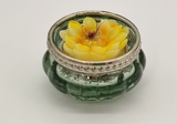 Vintage Teelicht-Glas mit antikem silbernen Metallrand und einem Blüten-Teelicht, Material: Glas (verspiegelt)/ Metall/ Wachs, Maße: 6 x 6 x 4 cm, Dekorationsartikel