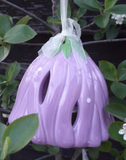 Andrea Design Blüten-Glocke, violett, Material: Keramik/glasiert, Größe: Höhe 12 cm + Aufhängung/Durchmesser 11,5 cm, zur Dekoration für Innen und Außen